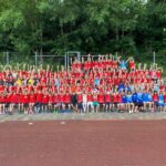 alle Teilnehmer – Hände hoch